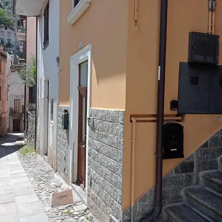 Semesterbostad Casa Corinna, View, Terrace, Private Garage! Colonno